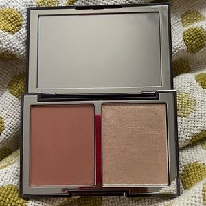 Wayne Goss The Weightless Veil Blush Palette in Sweet Wildflower